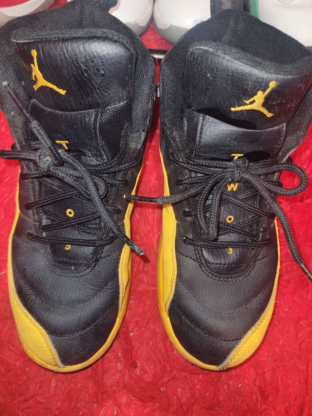 Air Jordan Style Men’s Black & Yellow Basketball Shoes